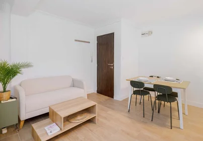 Quarto privado em Pl. los Pinos, 11405 Jerez de la Frontera, Cádiz, Spain, imagem 8 de 38
