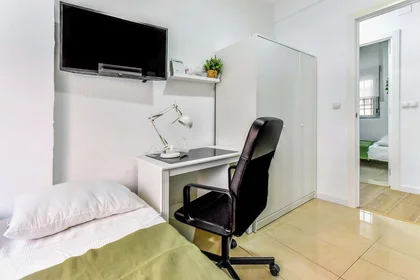 Chambre privée à C. Relatores, 3, 1º puerta f, 47011 Valladolid, Spain, image 1 de 16