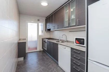 Chambre privée à Av. del Carrilet, 40, puerta 2, 43204 Reus, Tarragona, Spain, image 16 de 49