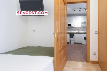 Chambre privée à Calle de Sta Lucía, 42D, 1º, 47005 Valladolid, Spain, image 1 de 10