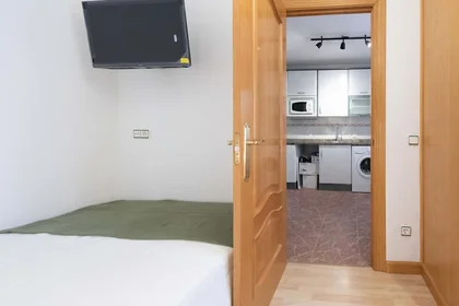 Chambre privée à Calle de Sta Lucía, 42D, 1º, 47005 Valladolid, Spain, image 1 de 19