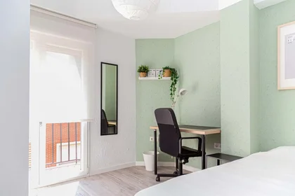 Stanza privata in C. de Montevideo, 2, 3º, Delicias, 50010 Zaragoza, Spain, immagine 2 di 41