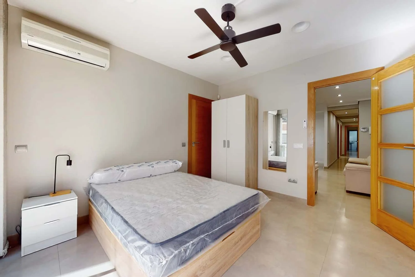 Habitación estudiantil económica con ubicación conveniente en 