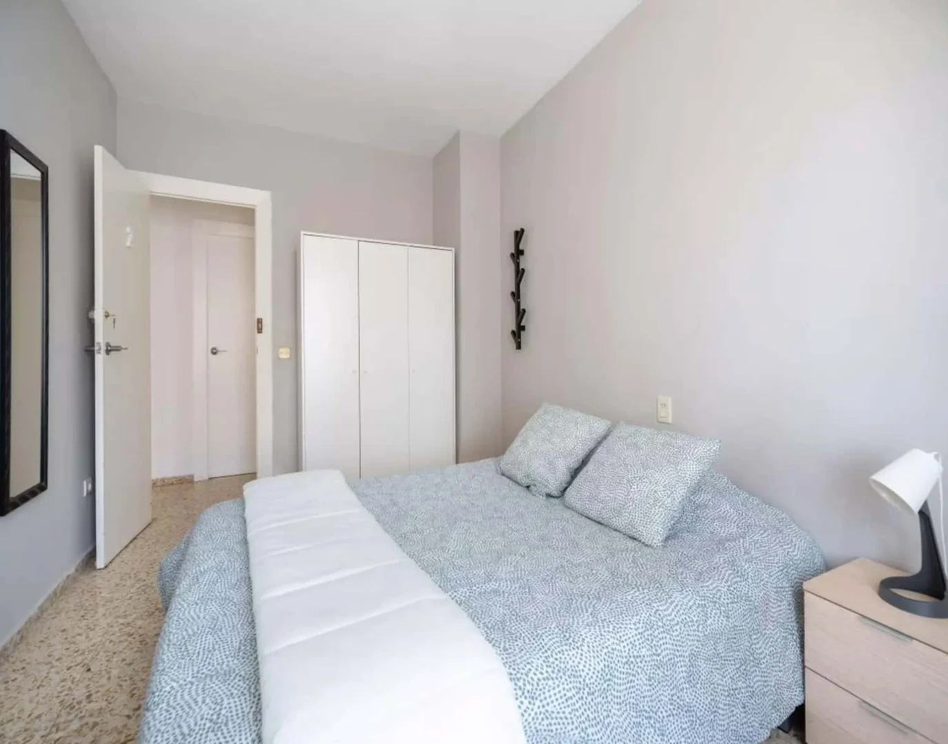Bright and airy student room with easy university access in