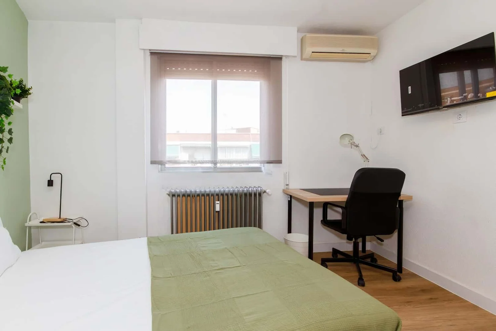 Habitación en apartamento estudiantil en alquiler en , completamente amueblado