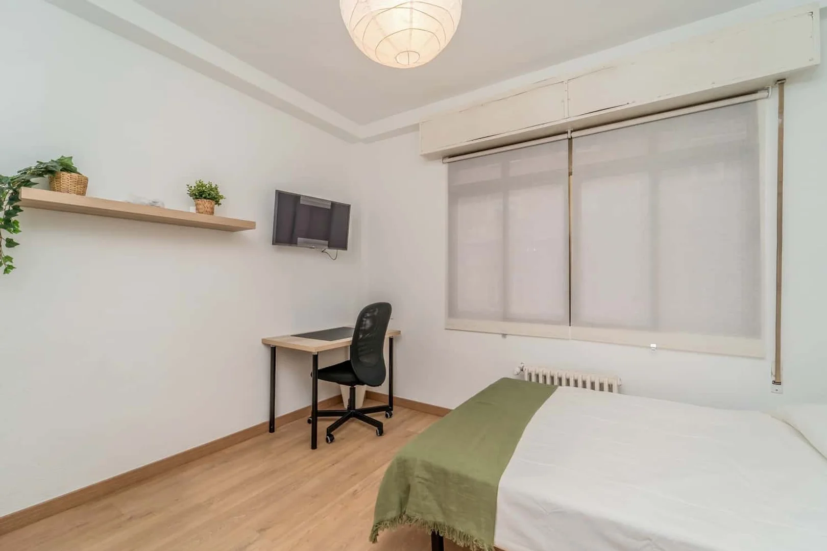 Komfortables und geräumiges Studentenzimmer in 