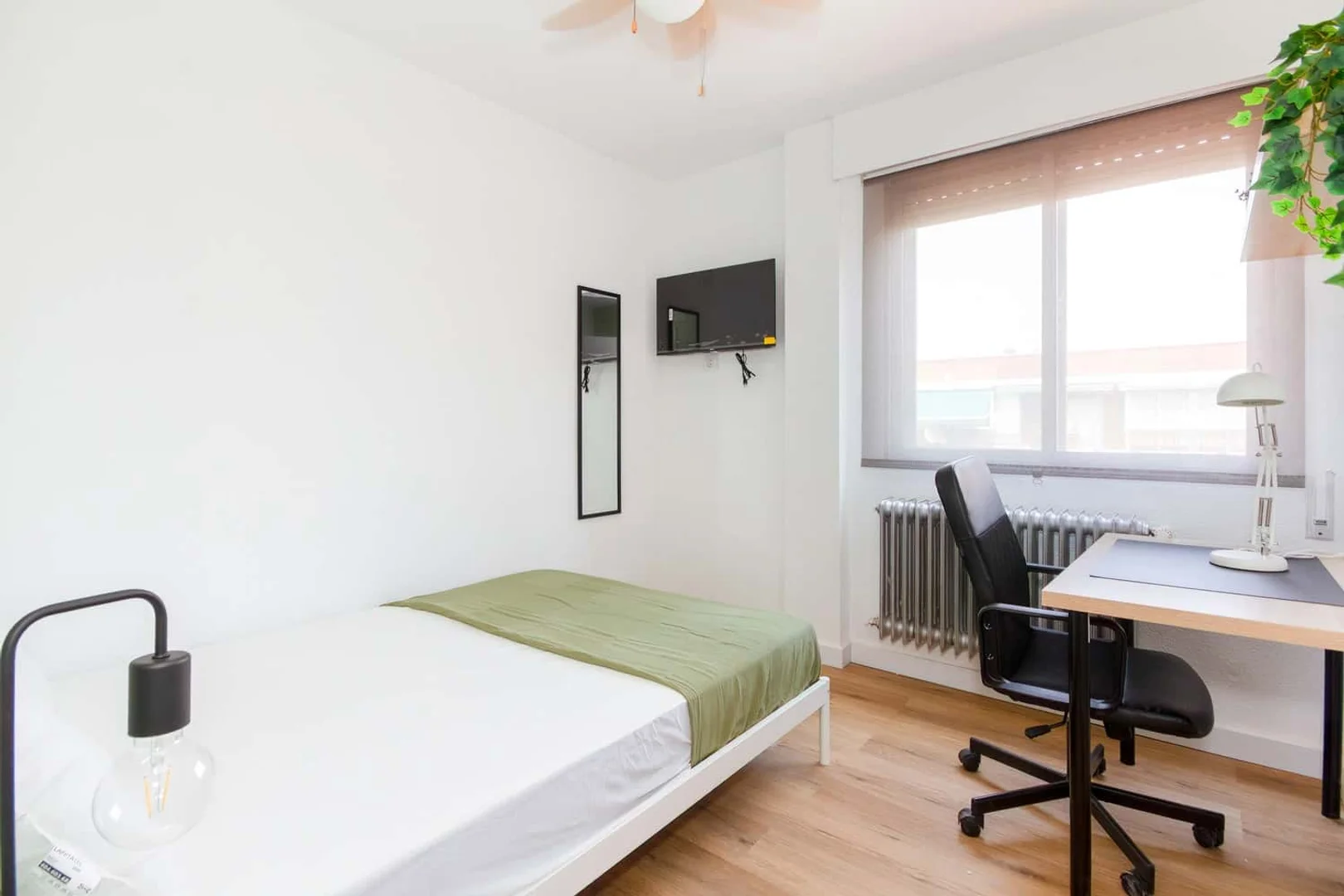 Habitación acogedora para estudiantes disponible en 