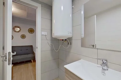 Habitación privada en C. de Sevilla, 13, piso 1-f, 50006 Zaragoza, Spain, imagen 11 de 26