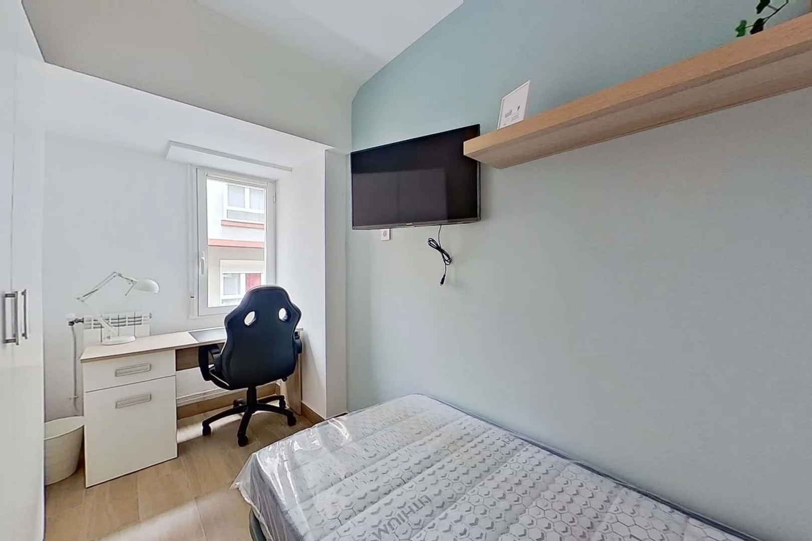 Habitación para estudiantes en  con modernas comodidades