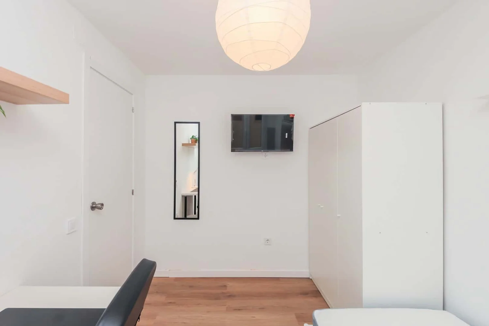 Habitación estudiantil económica con ubicación conveniente en