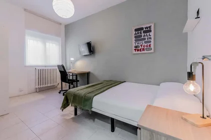Chambre privée à C. Artesanía, 2, bajo a, 47005 Valladolid, Spain, image 3 de 30