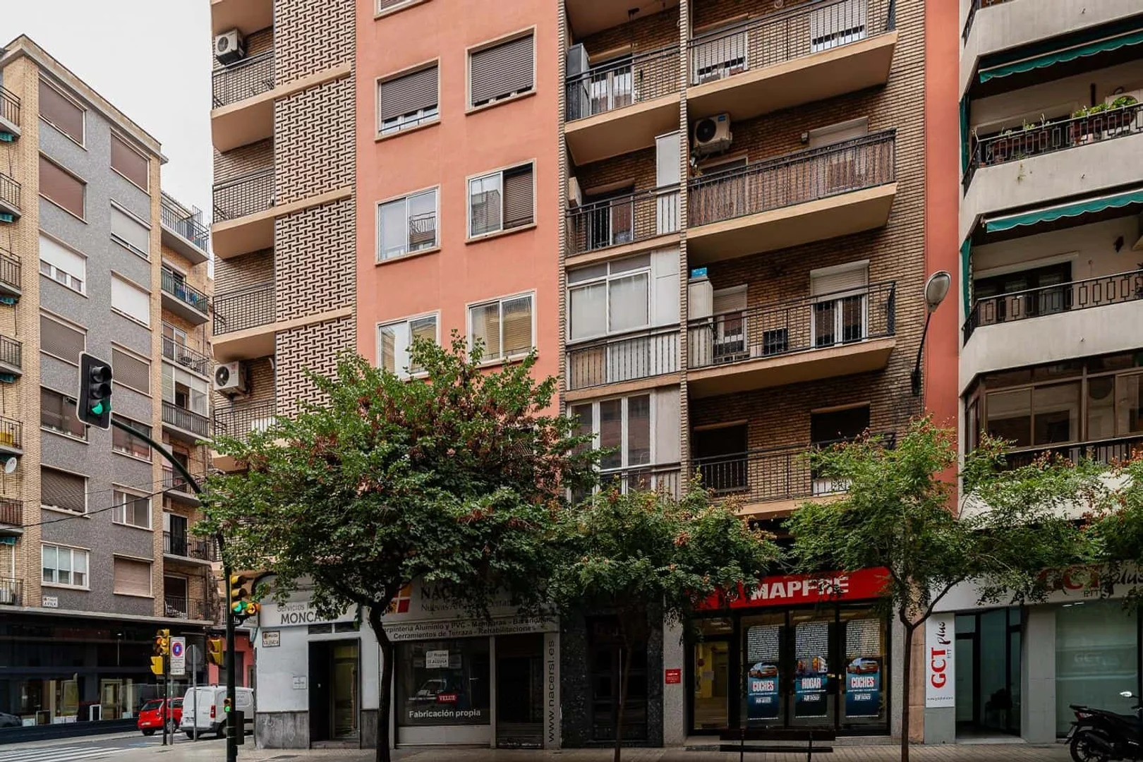 Camera per studenti in  con area studio e servizi in comune