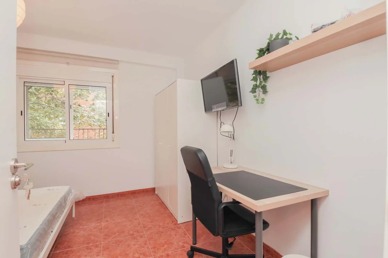 Habitación en apartamento estudiantil en alquiler en , completamente amueblado