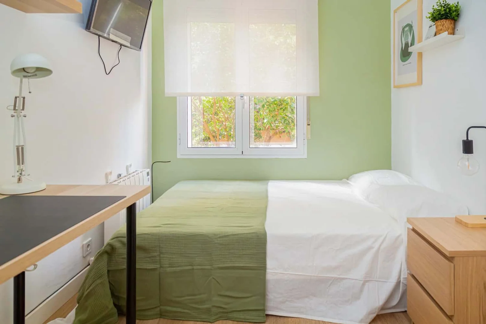 Economical student room with convenient location in 