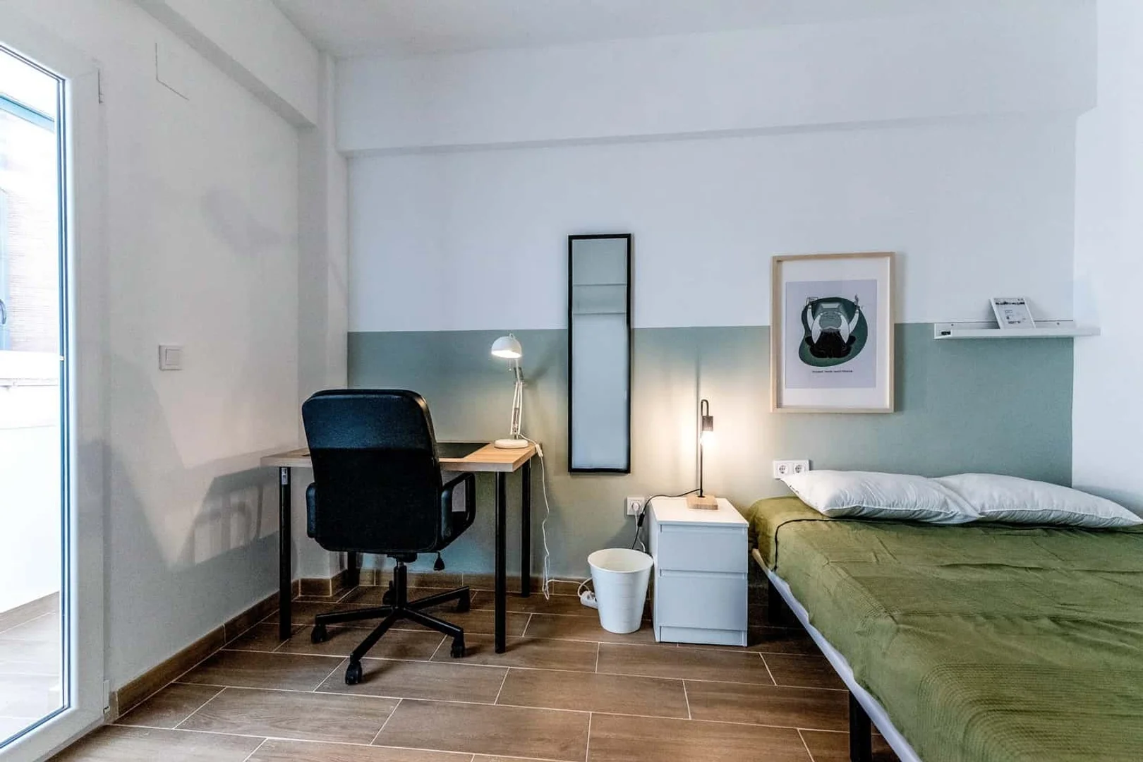 Habitación estudiantil económica con ubicación conveniente en