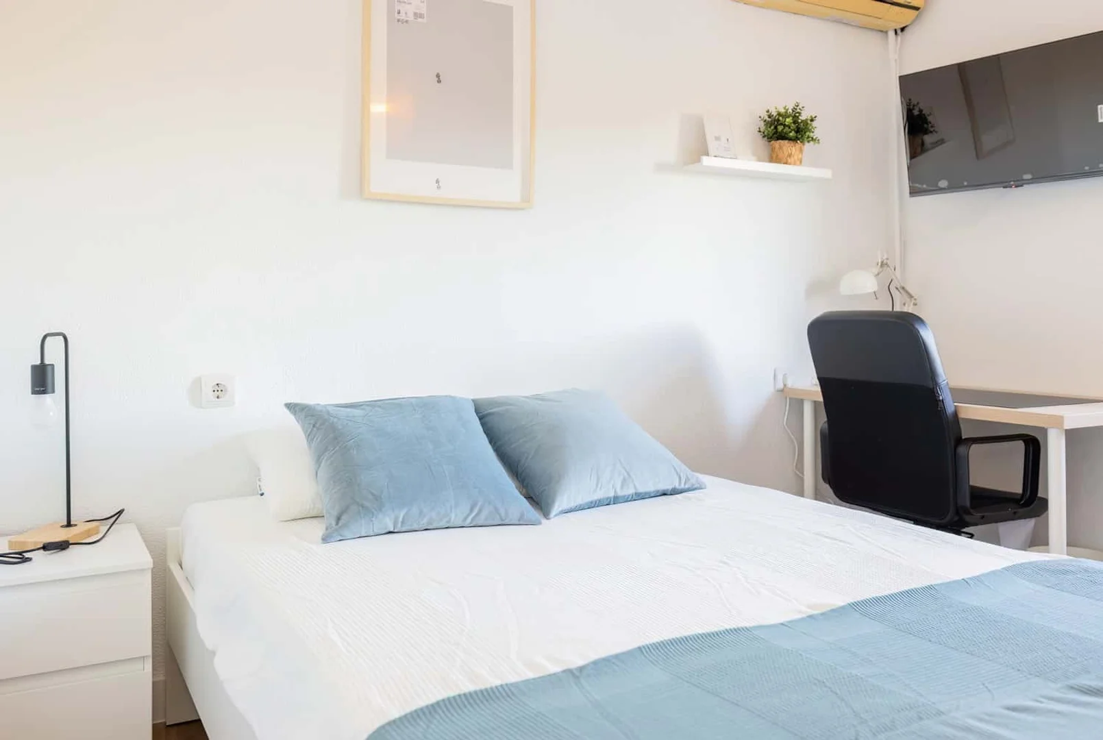 Habitación estudiantil económica cerca del campus en 