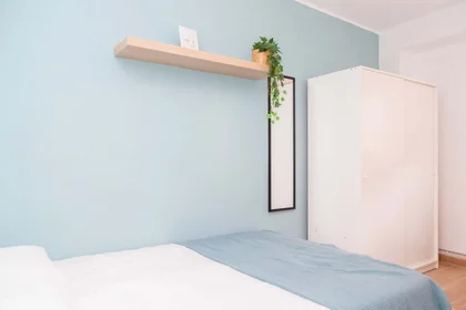 Quarto privado em C. de Las Navas de Tolosa, 46, 3º puerta a, Delicias, 50010 Zaragoza, Spain, imagem 18 de 35