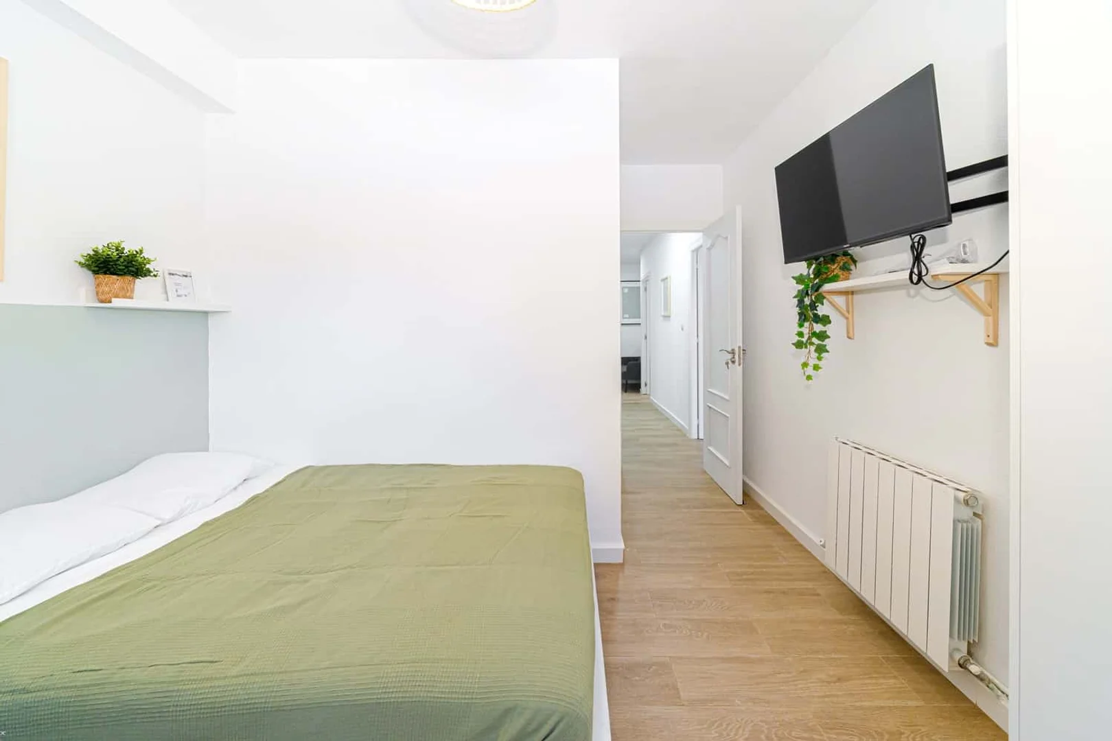 Funktionelles Studentenzimmer perfekt zum Studieren in 