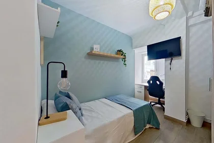 Habitación privada en C. de Sevilla, 13, piso 1-f, 50006 Zaragoza, Spain, imagen 1 de 27