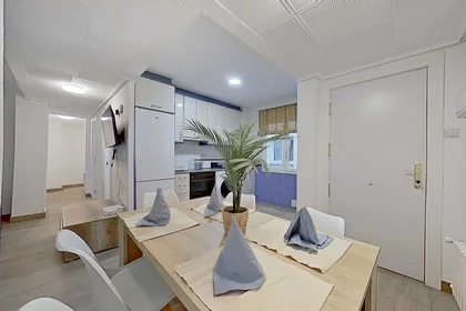 Habitación privada en C. de Sevilla, 13, piso 1-f, 50006 Zaragoza, Spain, imagen 17 de 27