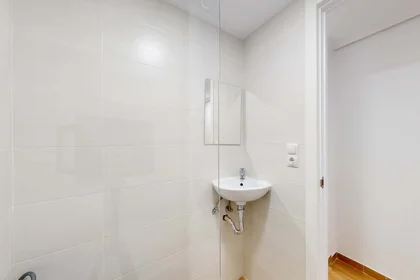 Private room at Av.de la Malva-Rosa, 64, 2º pta 7, Poblados Marítimos, 46011 València, Valencia, Spain, image 10 of 24