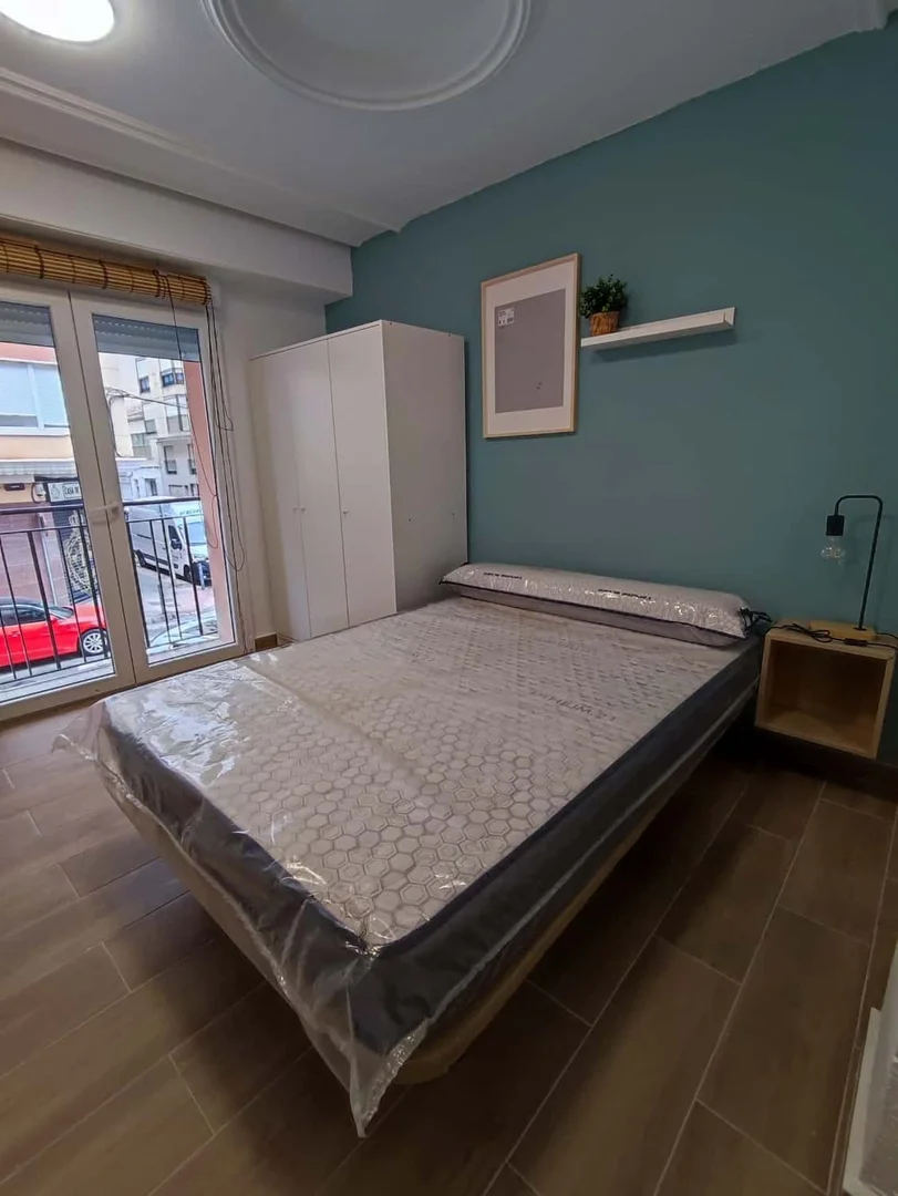 Room for rent in student apartment in , fully furnished