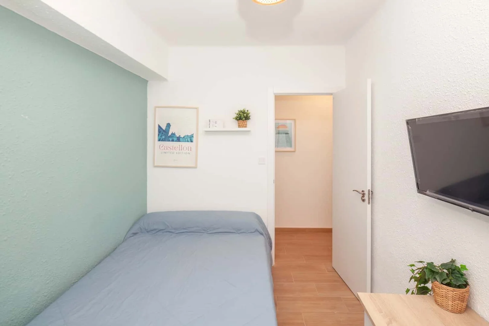 Habitación asequible para estudiantes con buena iluminación en 