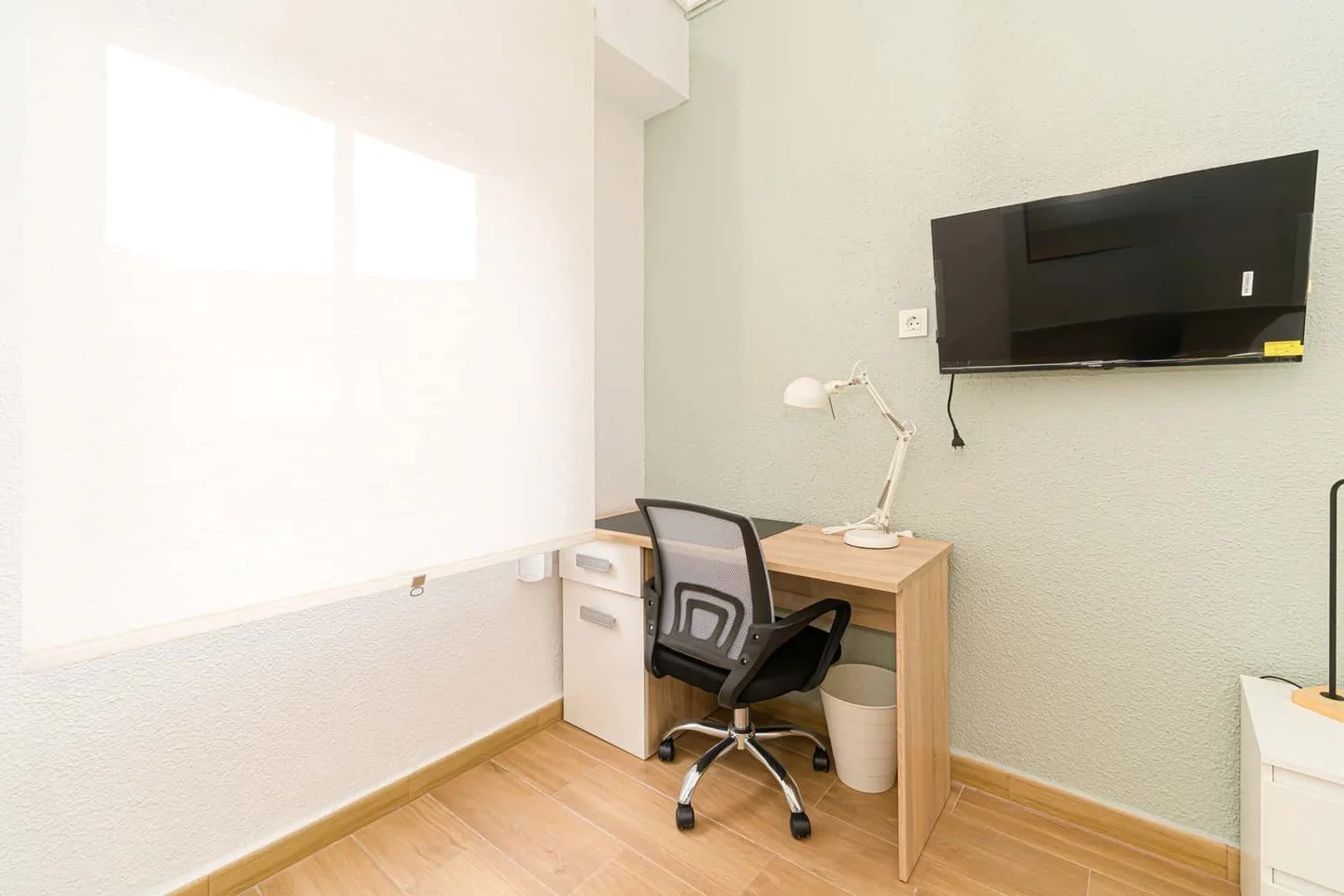 Budget-friendly student room close to campus in 