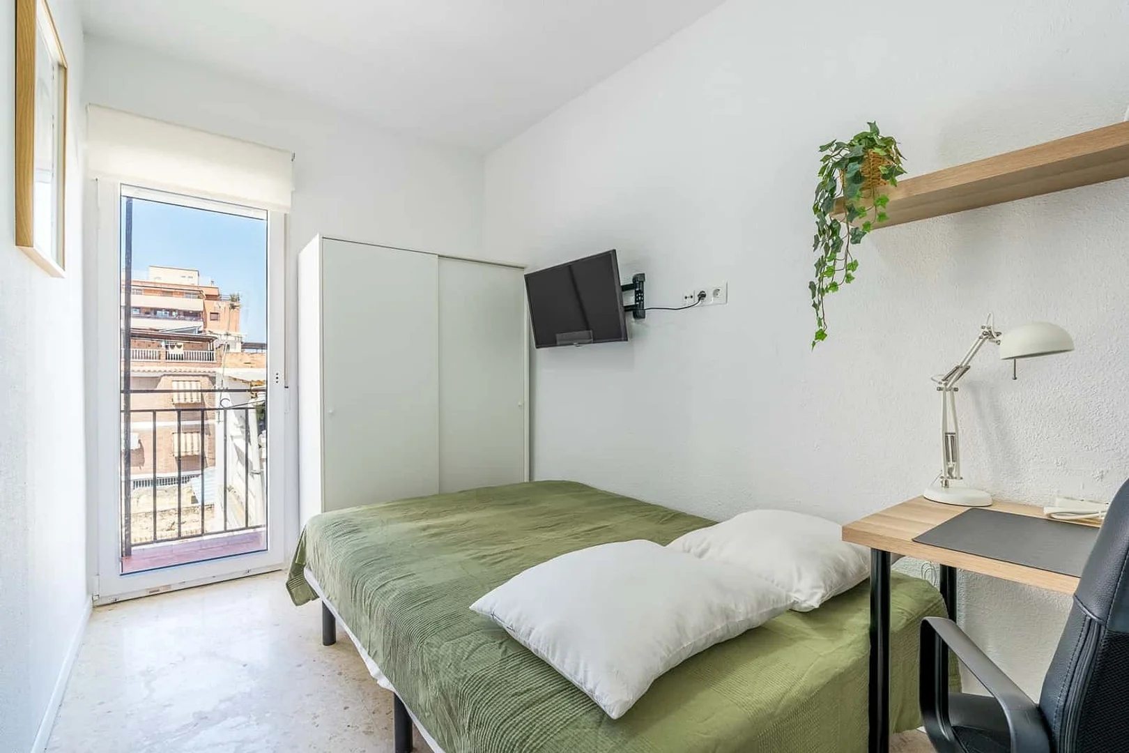 Komfortables und geräumiges Studentenzimmer in 