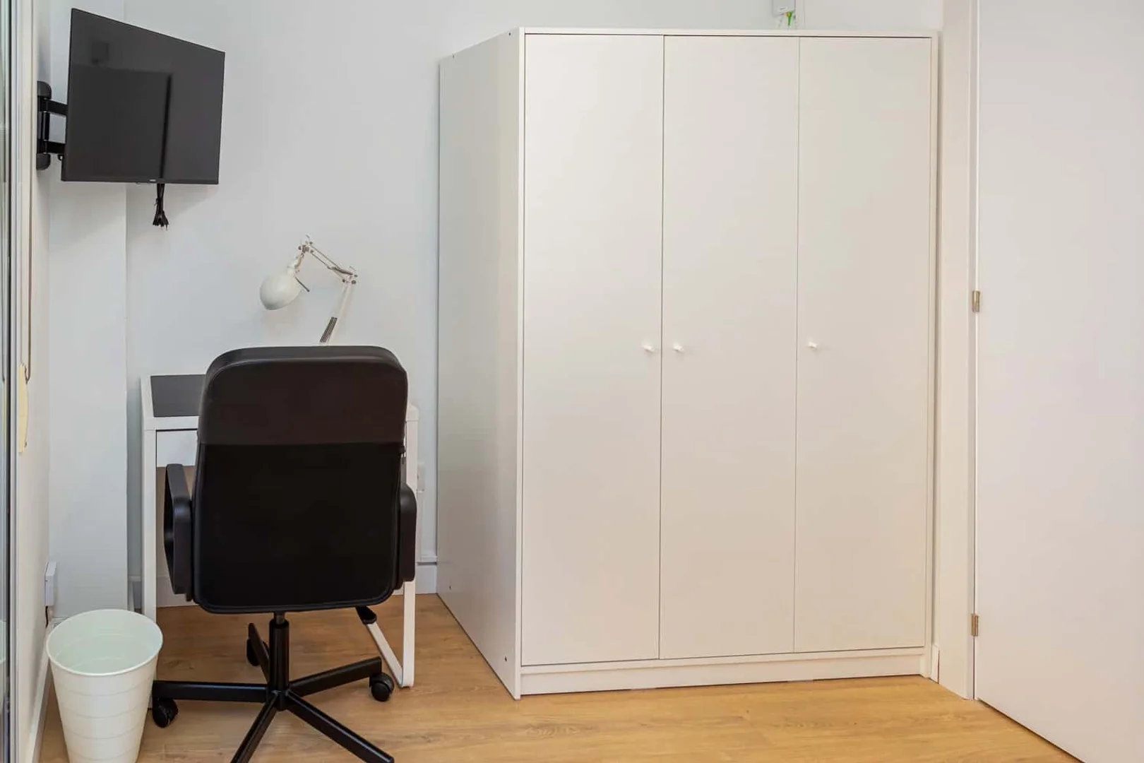 Habitación acogedora para estudiantes disponible en 