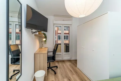 Private room at C. Lepanto, 6, 1º e, 47005 Valladolid, Spain, image 2 of 39