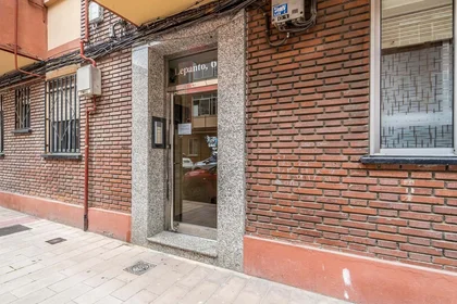 Private room at C. Lepanto, 6, 1º e, 47005 Valladolid, Spain, image 28 of 39