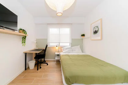 Privatzimmer in der C. de Torres Quevedo, Alacant, Alicante, Spain, bild 2 von 34