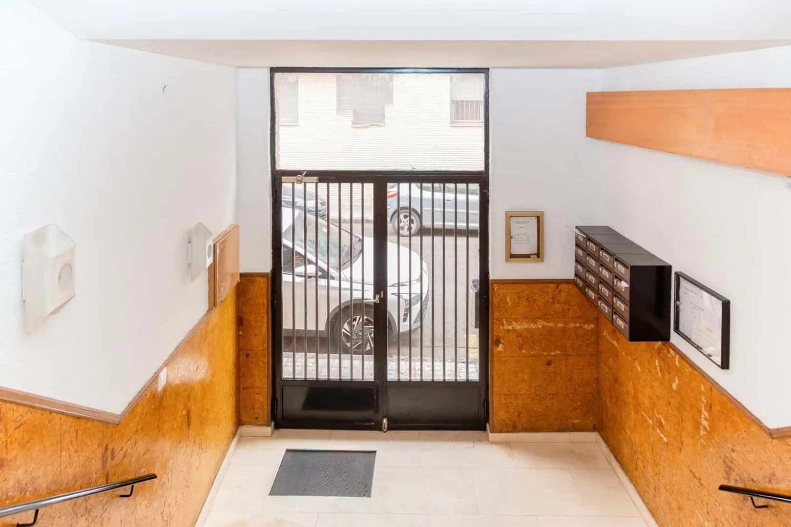 Quarto para alugar em apartamento de estudantes em , totalmente mobilado