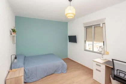 Habitación privada en Av. de l'Alcora, 11, 12006 Castelló de la Plana, Castelló, Spain, imagen 2 de 34