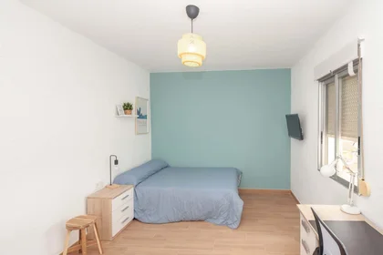 Habitación privada en Av. de l'Alcora, 11, 12006 Castelló de la Plana, Castelló, Spain, imagen 3 de 34