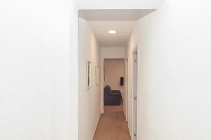 Habitación privada en Av. de l'Alcora, 11, 12006 Castelló de la Plana, Castelló, Spain, imagen 6 de 34