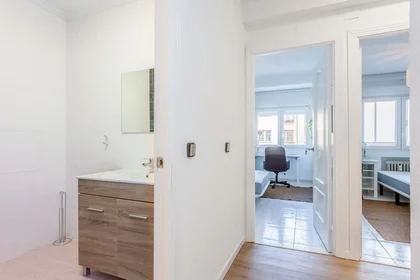 Quarto privado em C. Gran Canal, 2, 1º a, 28804 Alcalá de Henares, Madrid, Spain, imagem 48 de 49