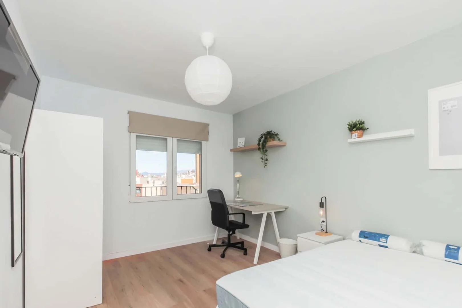 Chambre d'étudiant confortable et spacieuse dans 