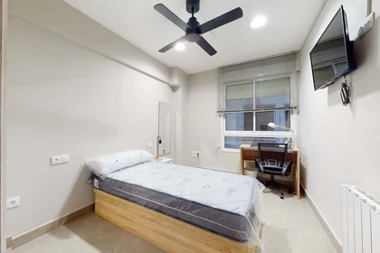 Habitación privada en Carrer d'Enmig, 23, piso 3 pta.a, 12001 Castelló de la Plana, Castelló, Spain, imagen 1 de 25