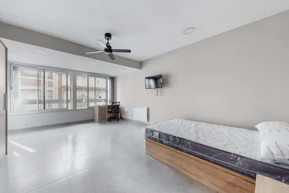 Habitación privada en Carrer d'Enmig, 23, piso 3 pta.a, 12001 Castelló de la Plana, Castelló, Spain, imagen 15 de 25