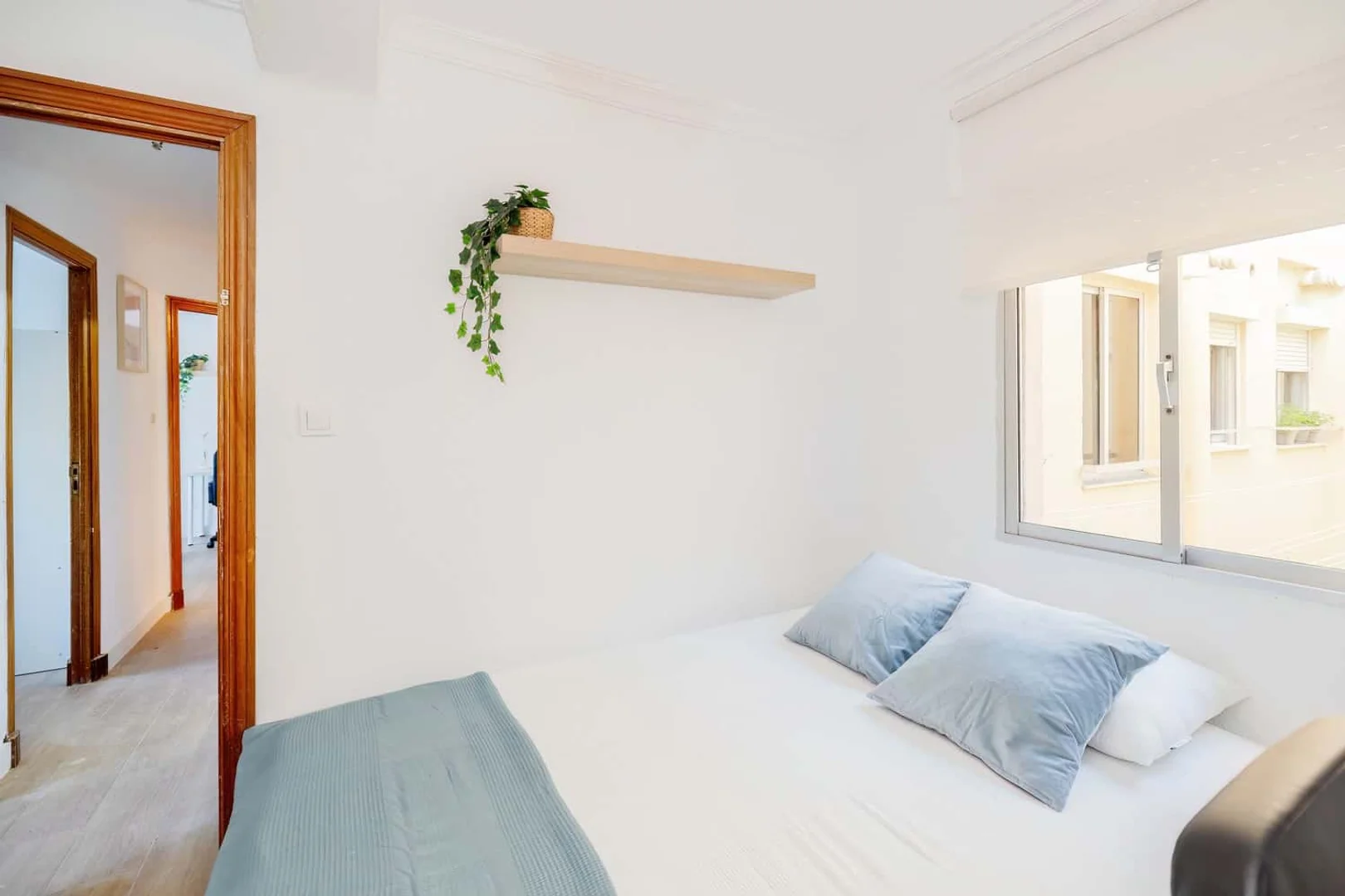 Habitación en apartamento estudiantil en alquiler en , completamente amueblado