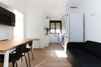 Privatzimmer in der C. del Empecinado, 32, 5º puerta 1, 28801 Alcalá de Henares, Madrid, Spain, bild 14 von 41