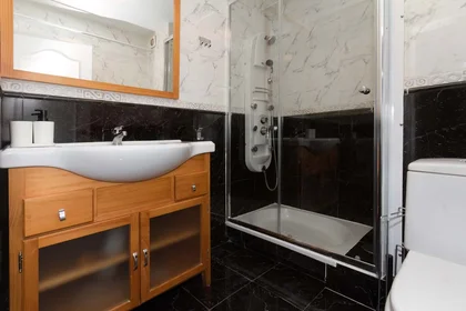 Privatzimmer in der C. del Empecinado, 32, 5º puerta 1, 28801 Alcalá de Henares, Madrid, Spain, bild 40 von 41