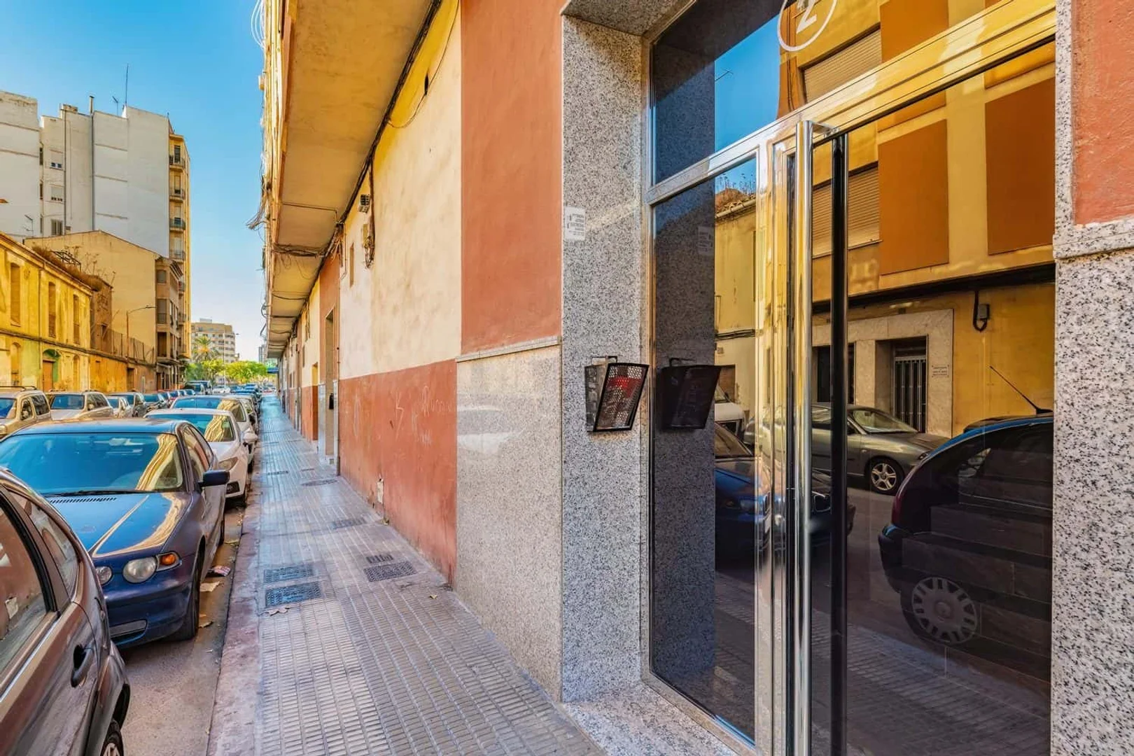 Habitación asequible para estudiantes con buena iluminación en 
