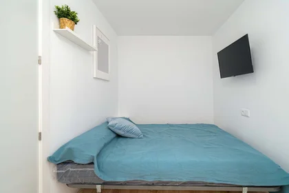 Private room at C. Antonio Pascual Quiles, 5, 2º, 03201 Elx, Alicante, Spain, image 3 of 29
