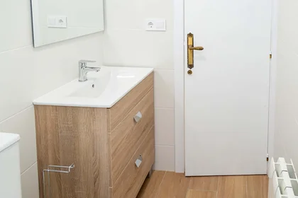 Özel oda konumu Calle de José García Sánchez, 28, puerta e, Delicias, 50005 Zaragoza, Spain, 13 31 görüntüsü