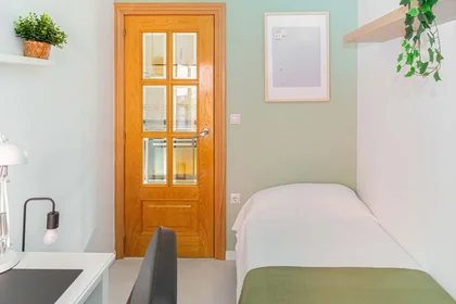 Habitación privada en C. de Portugal, 34, 3º puerta, Delicias, 50010 Zaragoza, Spain, imagen 2 de 42