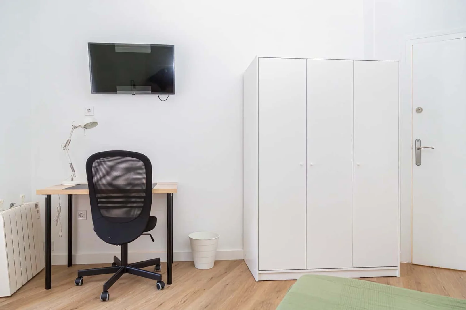 Comfortable and spacious student room in 