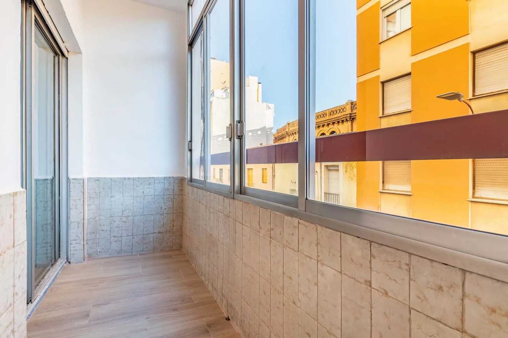 Habitación acogedora para estudiantes disponible en 